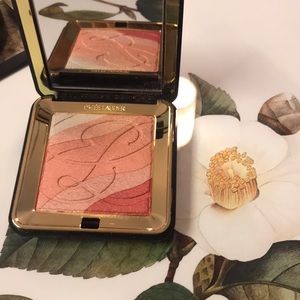 Shimmer powder by Estée Lauder